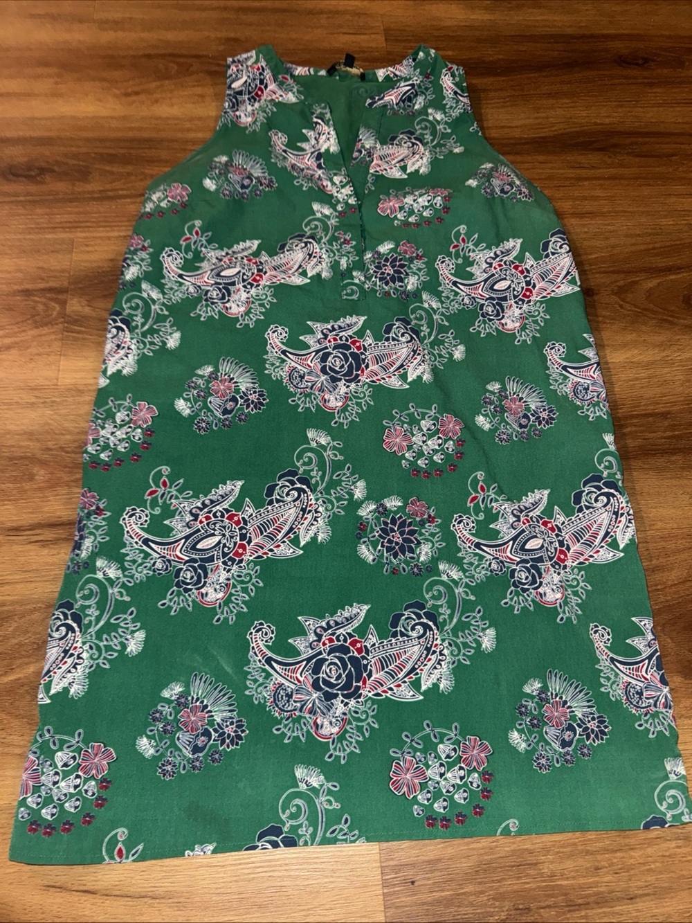 Dalia Dress Womens Size Small Green! so pretty! Buttons At Neckline